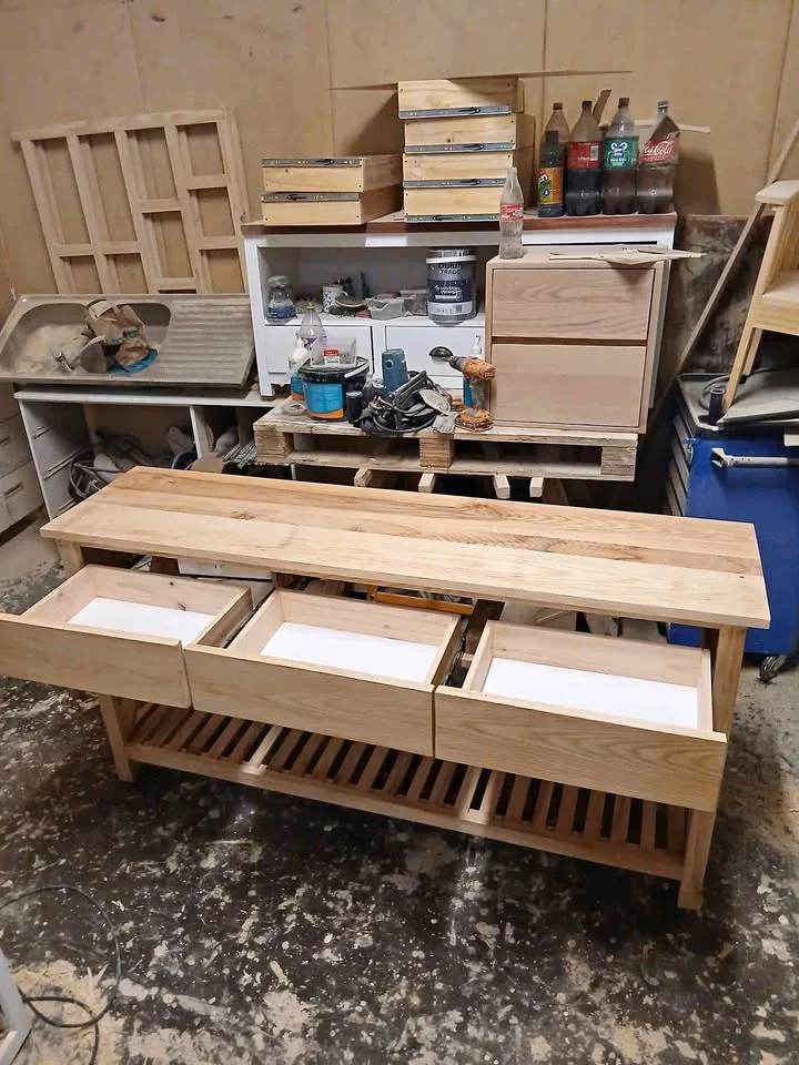 Ash console, photo 1