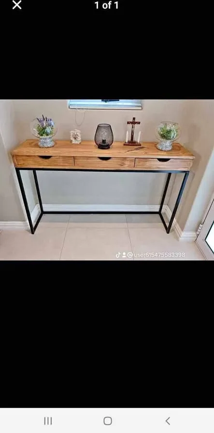 Console with black frame, photo 1