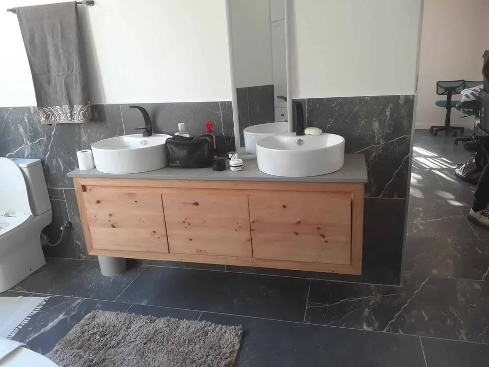 Double vanity, photo 1