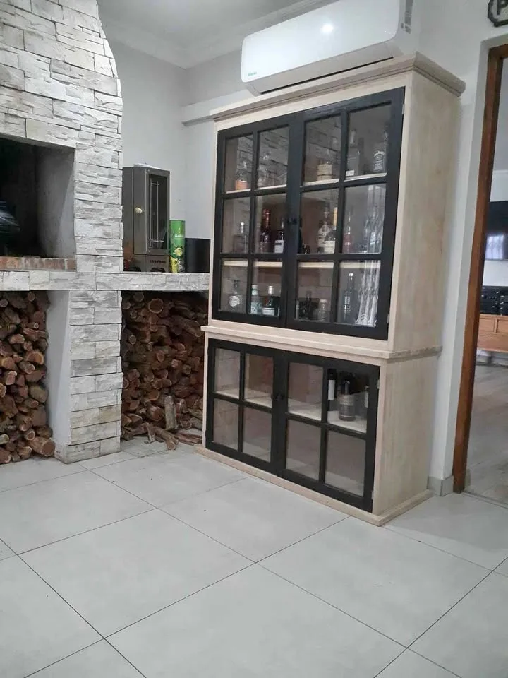 Glass-door dining room unit, photo 1