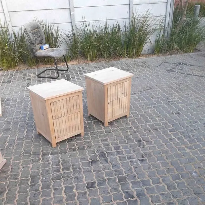 Slatted bedside pair