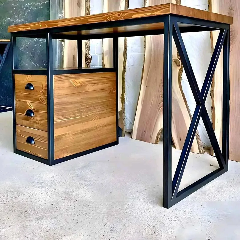 Steel-frame desk, photo 1